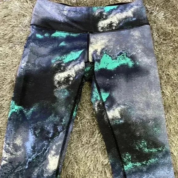Lululemon wonder under crop - Picture 3 of 6